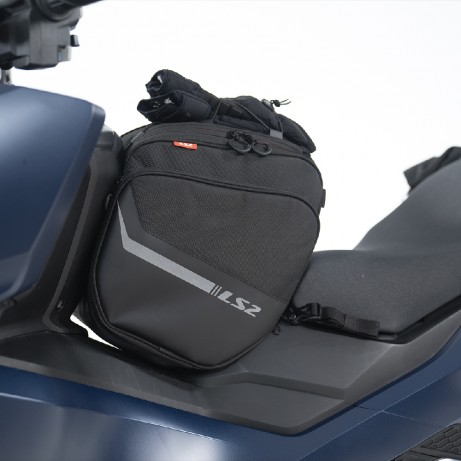 LS2 Bag Tunnel Freedom (Scooter) w Rain Cover 15L